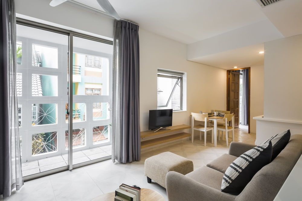 The Tropical Residence Serviced Homestay Family Suite 10