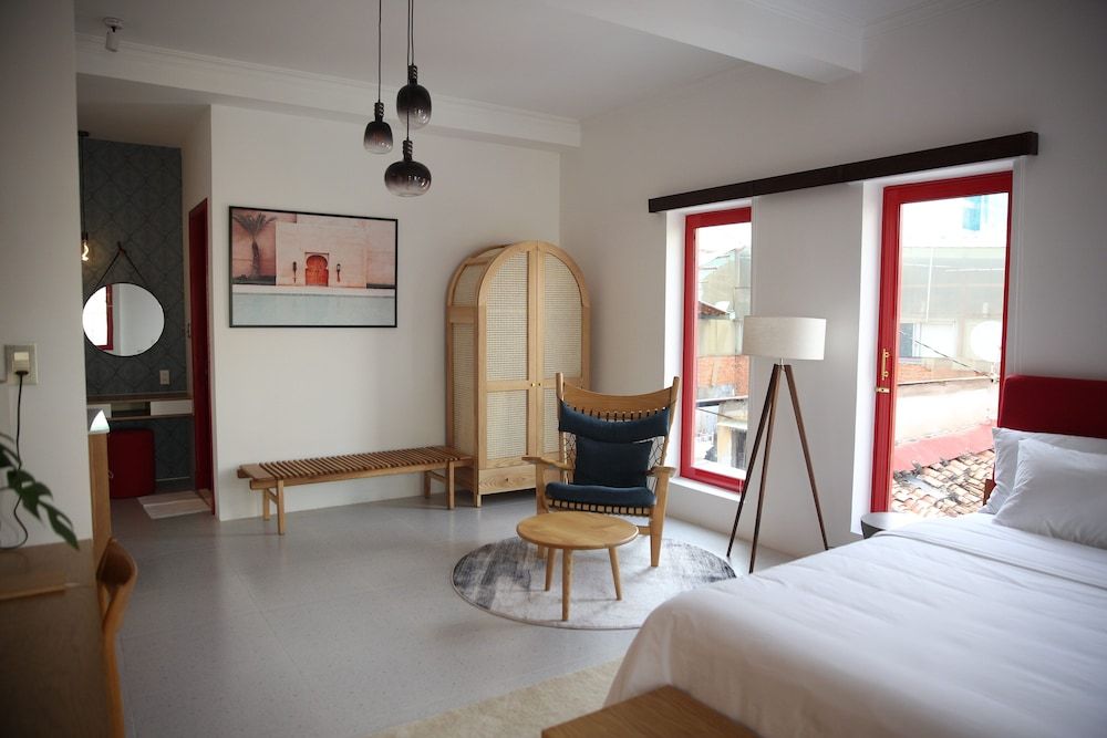 Leiden Homestay & Cafe