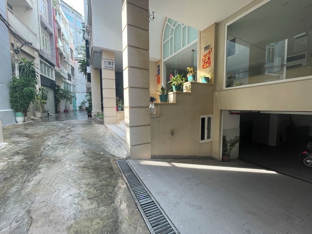 undefined Grace Apartment 3 8