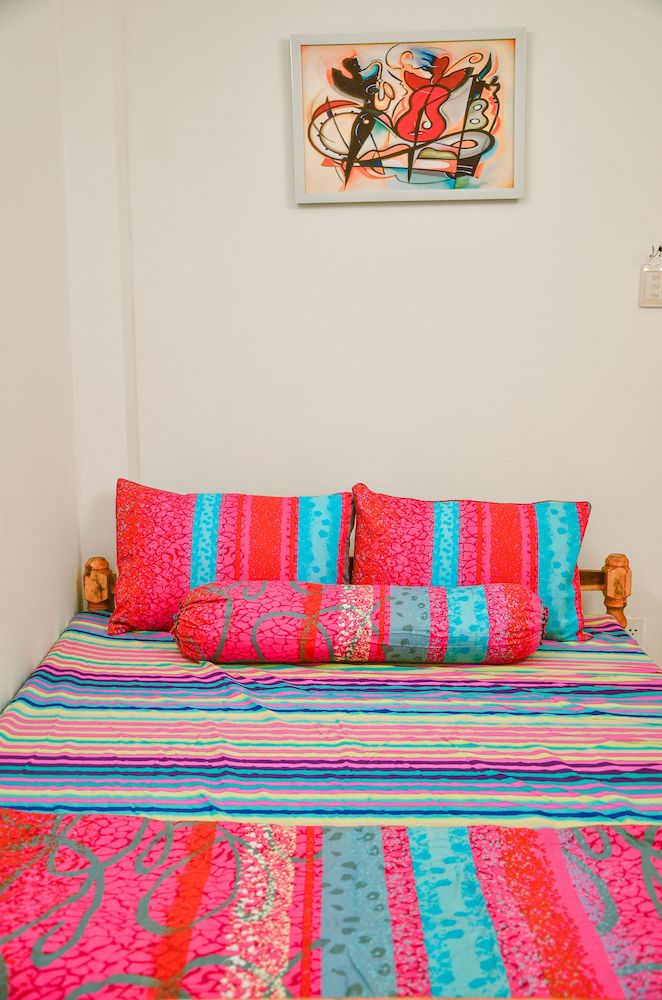 undefined Carpe Diem 1988 Cozy Room 2