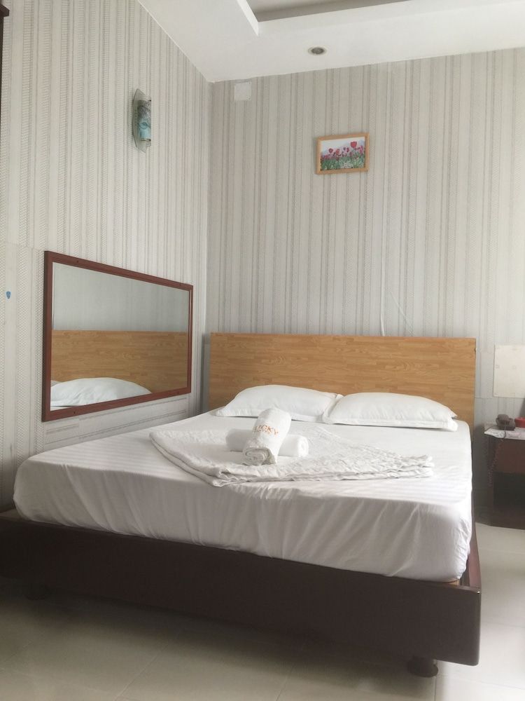 undefined Lucky Hotel 2