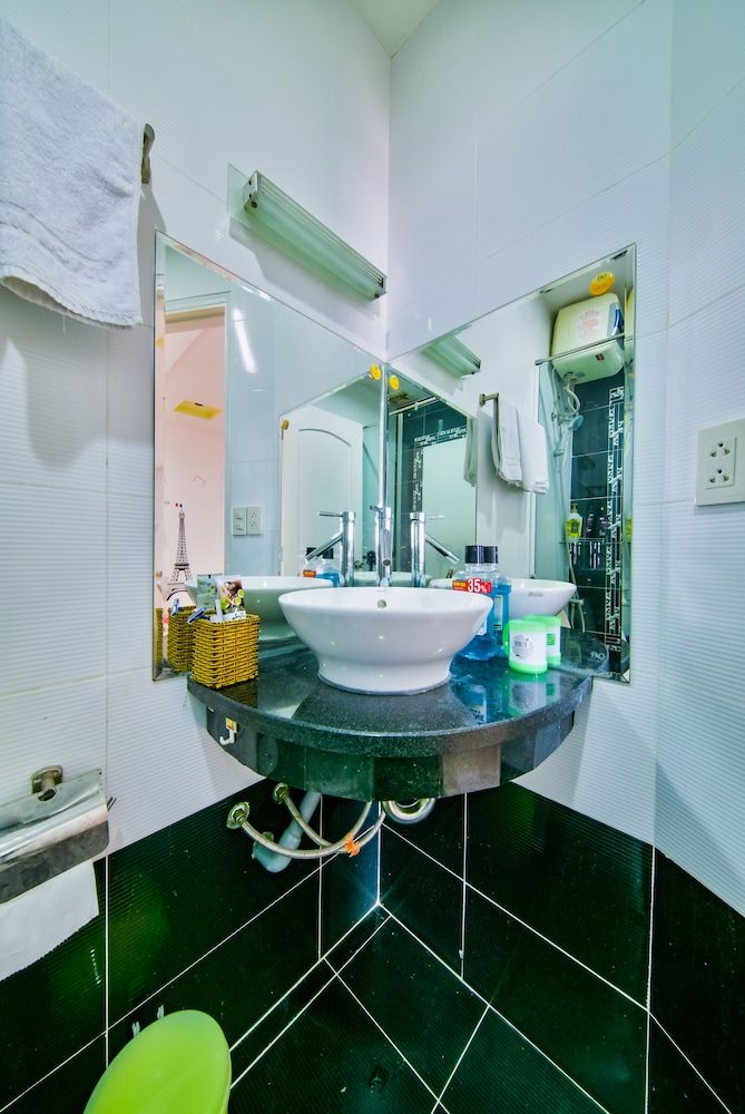 Victorian Hotel Comfort Apartment, 2 Bedrooms, Non Smoking, City View 2