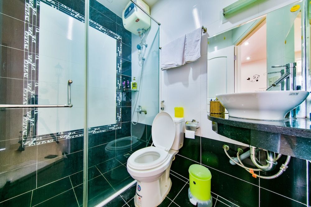 undefined Victorian Hotel 2