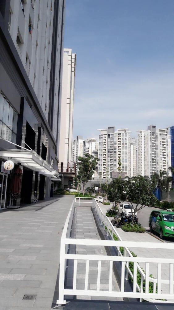 undefined Horse Square Apartment 3