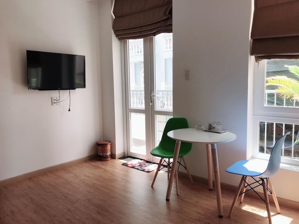 undefined Crown Apartment 6