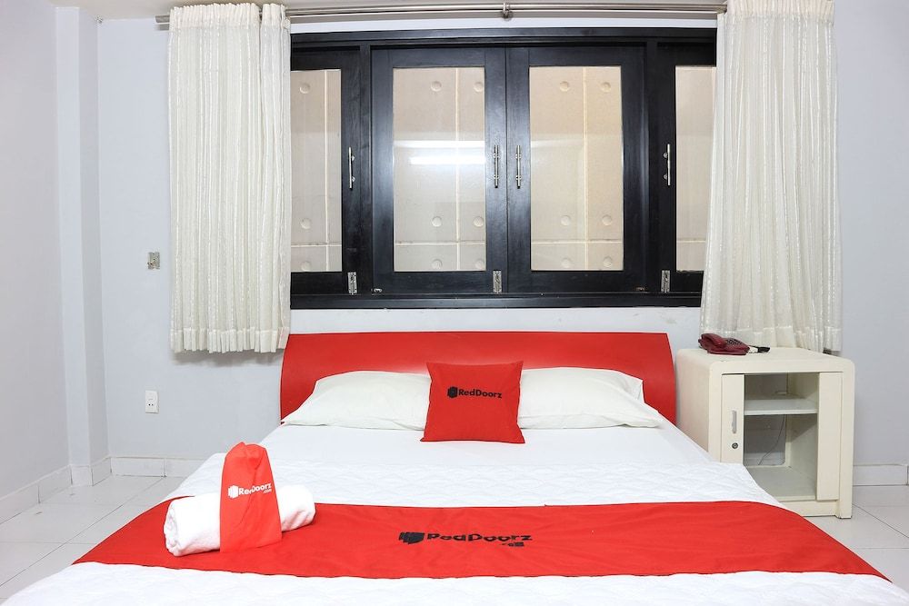 undefined RedDoorz near Gia Dinh Church 4
