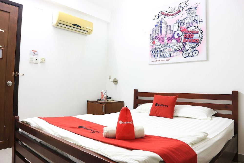 RedDoorz near Gia Dinh Church Standard Double Room 4