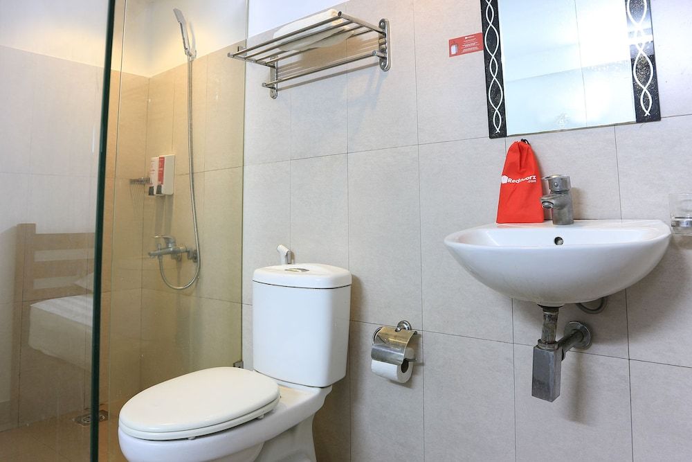 RedDoorz near Gia Dinh Church Standard Double Room 5