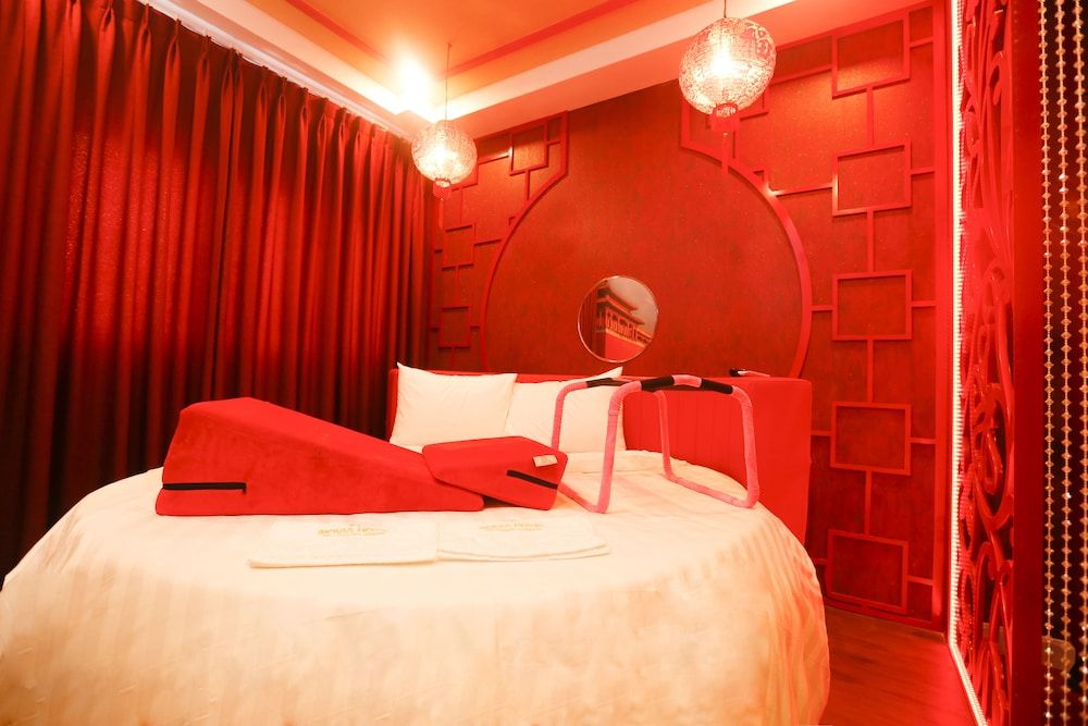 undefined Novia Hotel 5