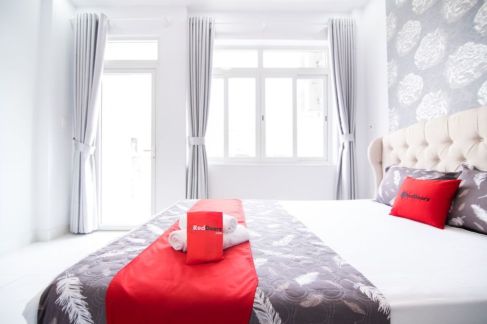 RedDoorz near Saigon Zoo Deluxe Room 2
