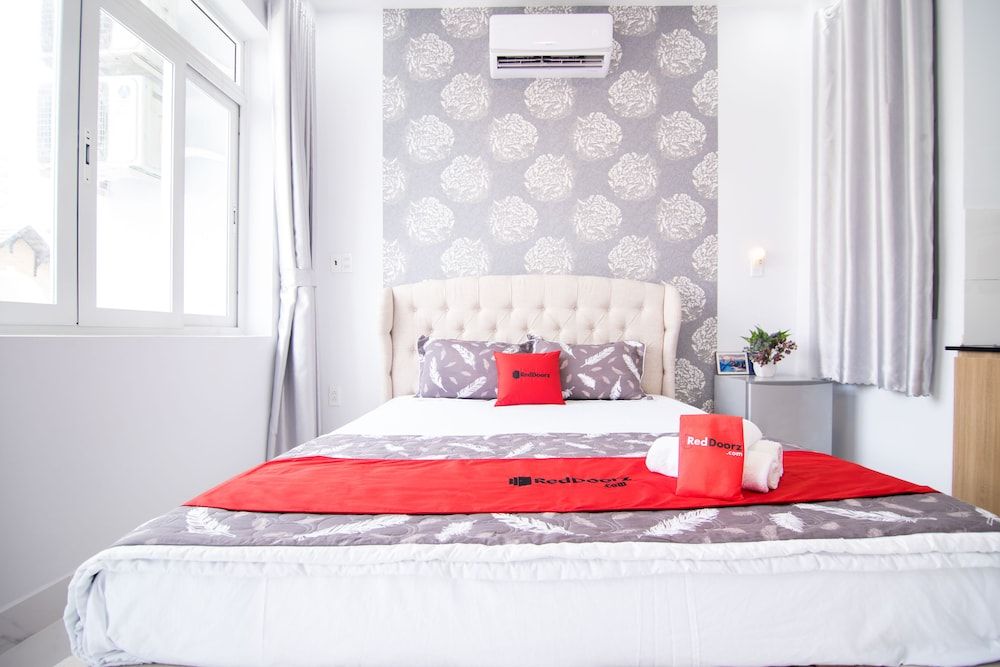 RedDoorz near Saigon Zoo Deluxe Room 6