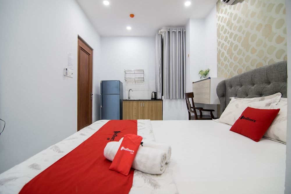 RedDoorz near Saigon Zoo Double Room 3
