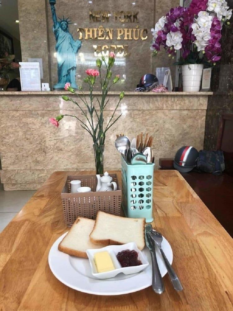 undefined RedDoorz Plus @ Pham Ngu Lao 2 9