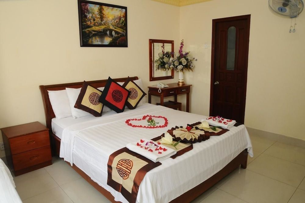 RedDoorz Plus @ Pham Ngu Lao 2 Standard Room 2