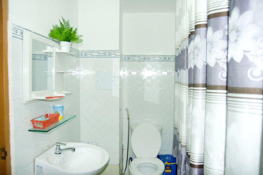 Trinh Ngoc Hotel Standard Double Room 7