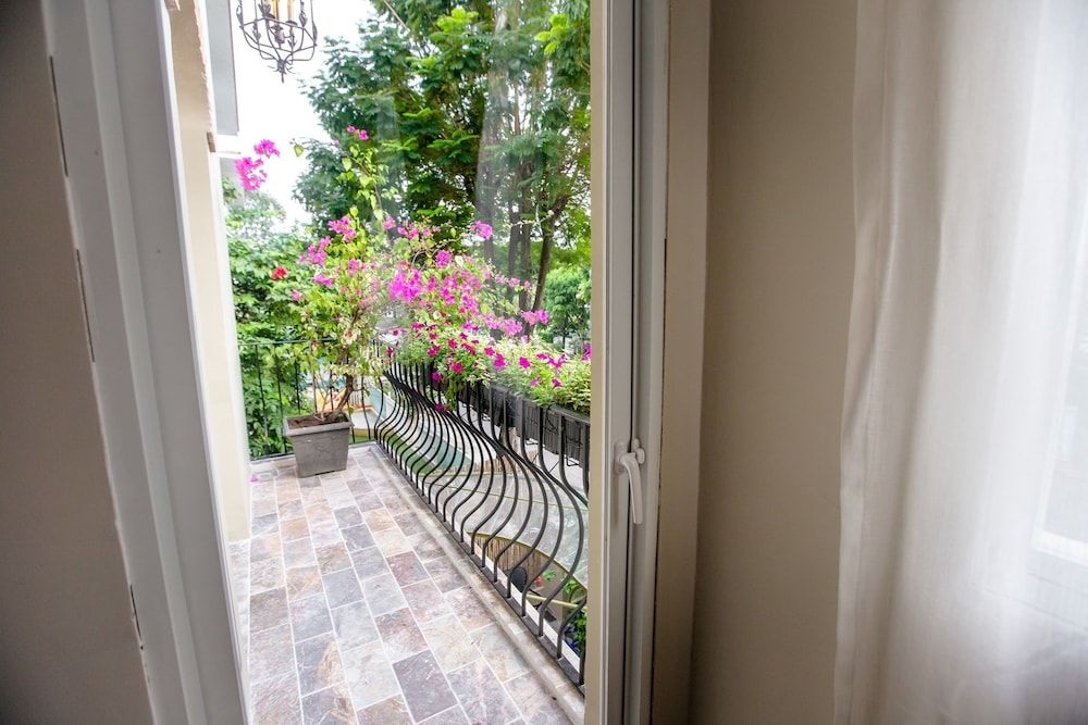 The Nest Saigon - Garden One Bedroom with Balcony 5