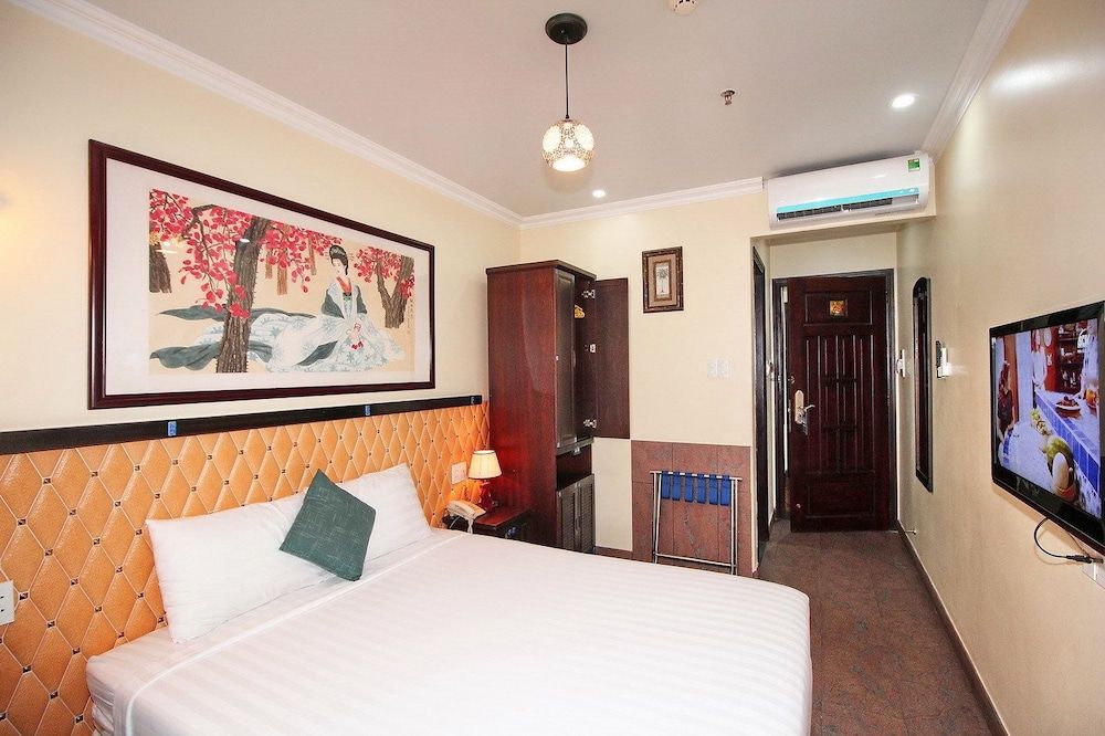 Lam Hotel Superior Room 2