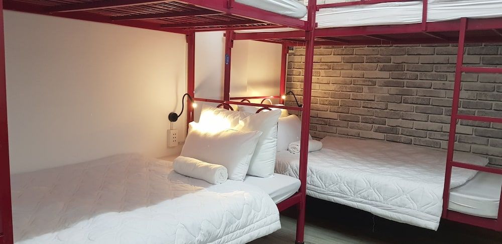 undefined Tuis Home - Hostel 6