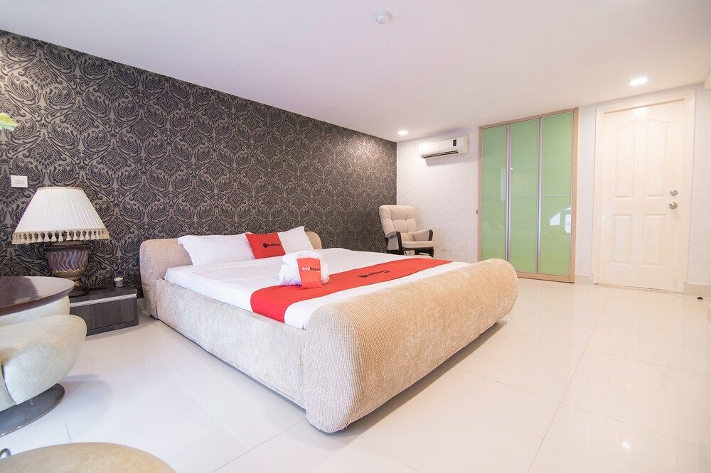 undefined RedDoorz Plus near SECC 2  3