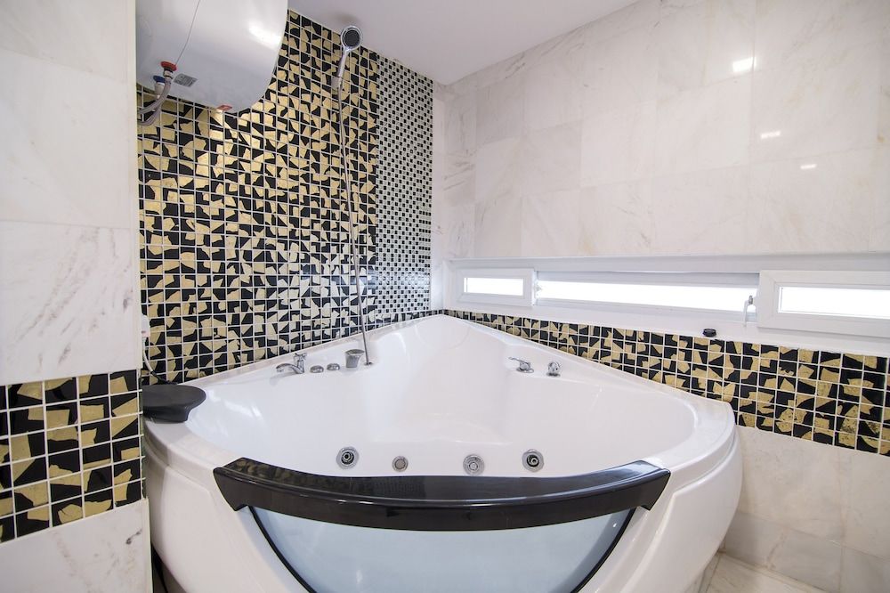 undefined RedDoorz Plus near SECC 2  8