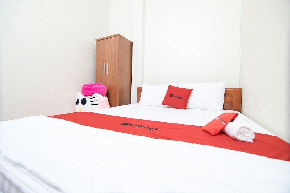 undefined RedDoorz near Tan Son Nhat Airport 3 9
