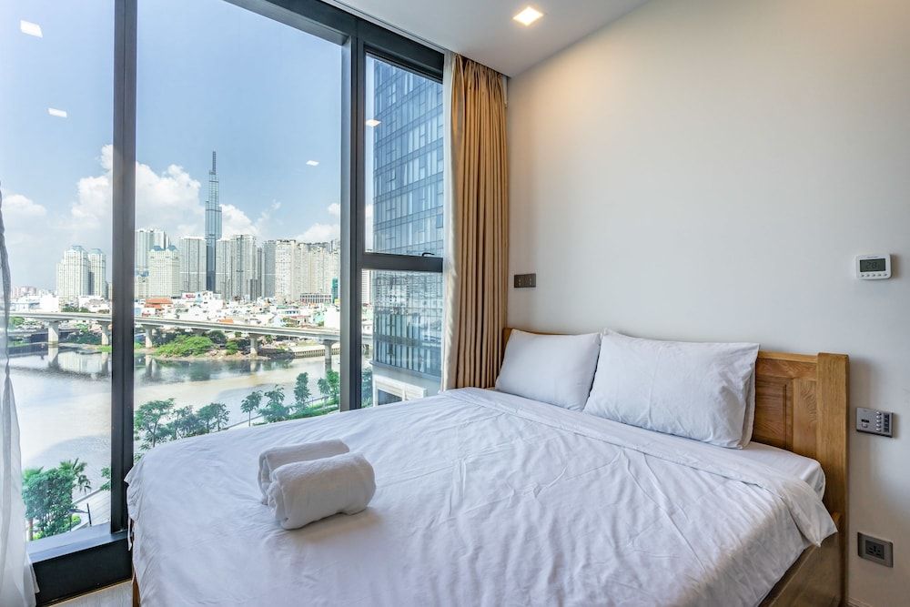 undefined Halo Apartment 10