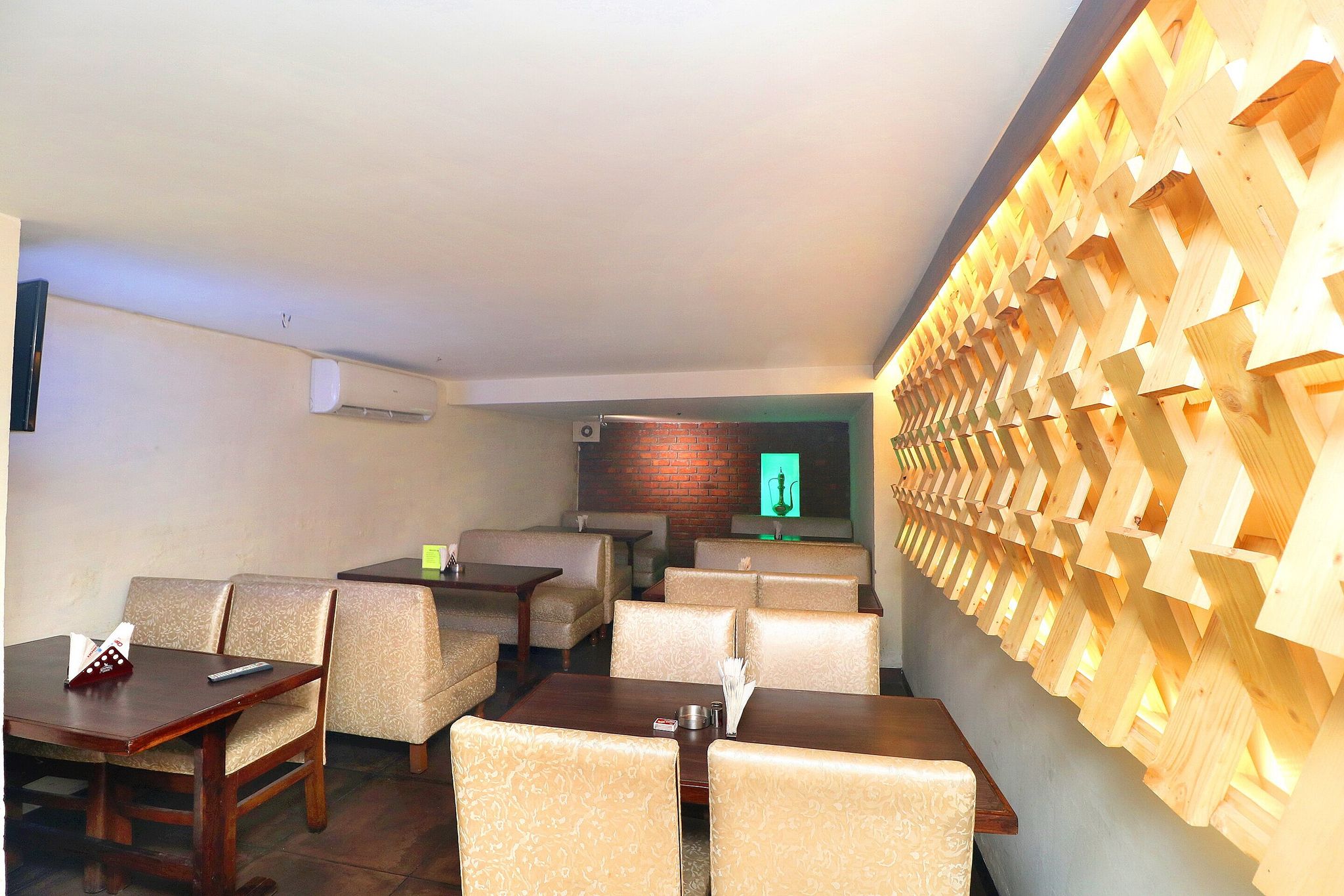 Food & Dining
