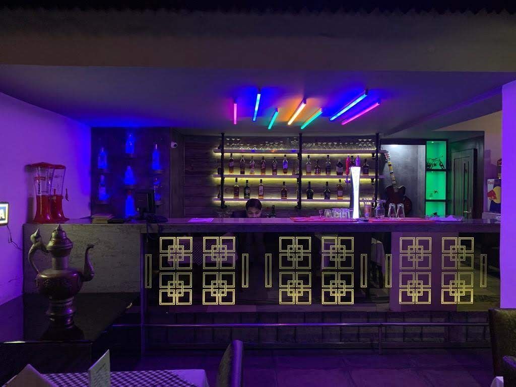 Bar