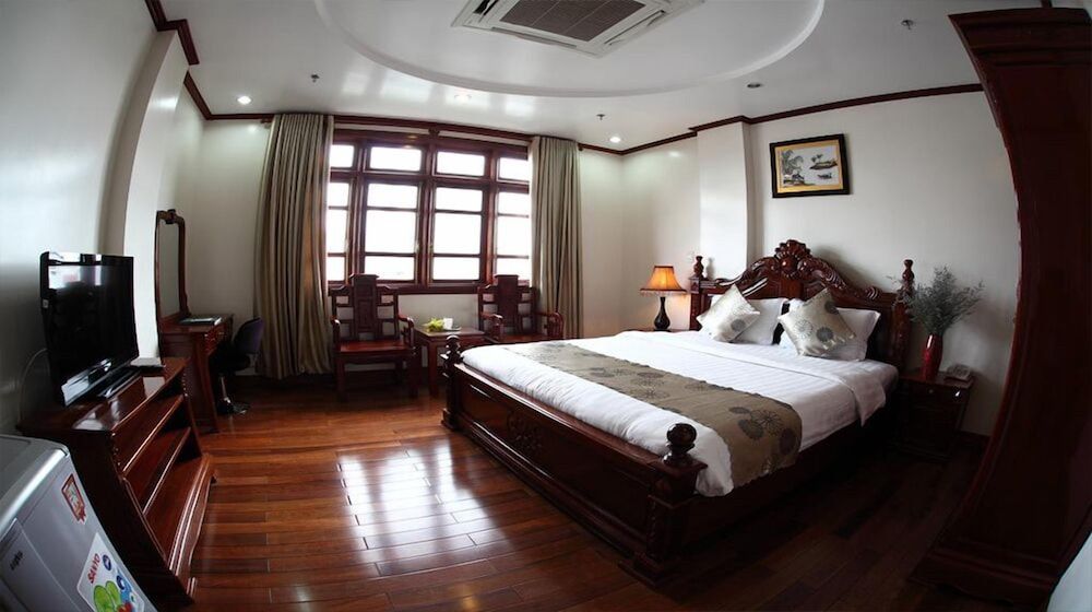 Kally Hotel Deluxe Room 4