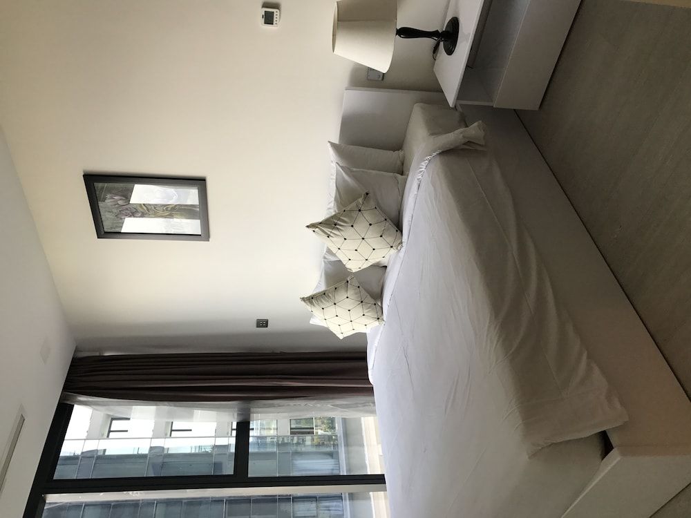 undefined Mins Apartment - Vinhome Golden River 8