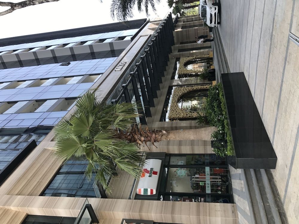 undefined Mins Apartment - Vinhome Golden River 5