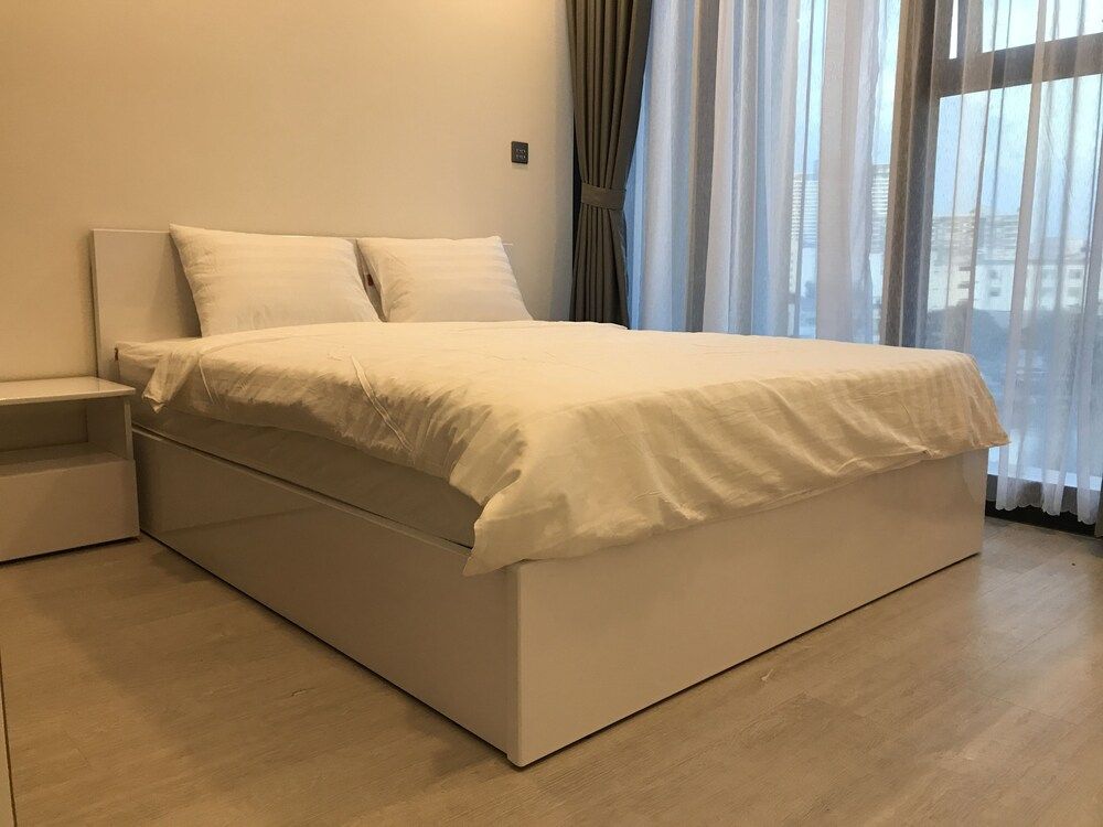 undefined Mins Apartment - Vinhome Golden River 9