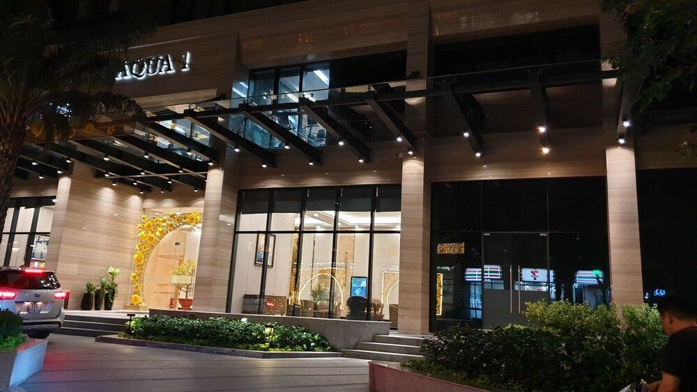 undefined Stay In Vietnam Vinhomes Golden River 5