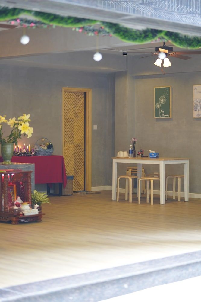 undefined Hotel Airhomes 10