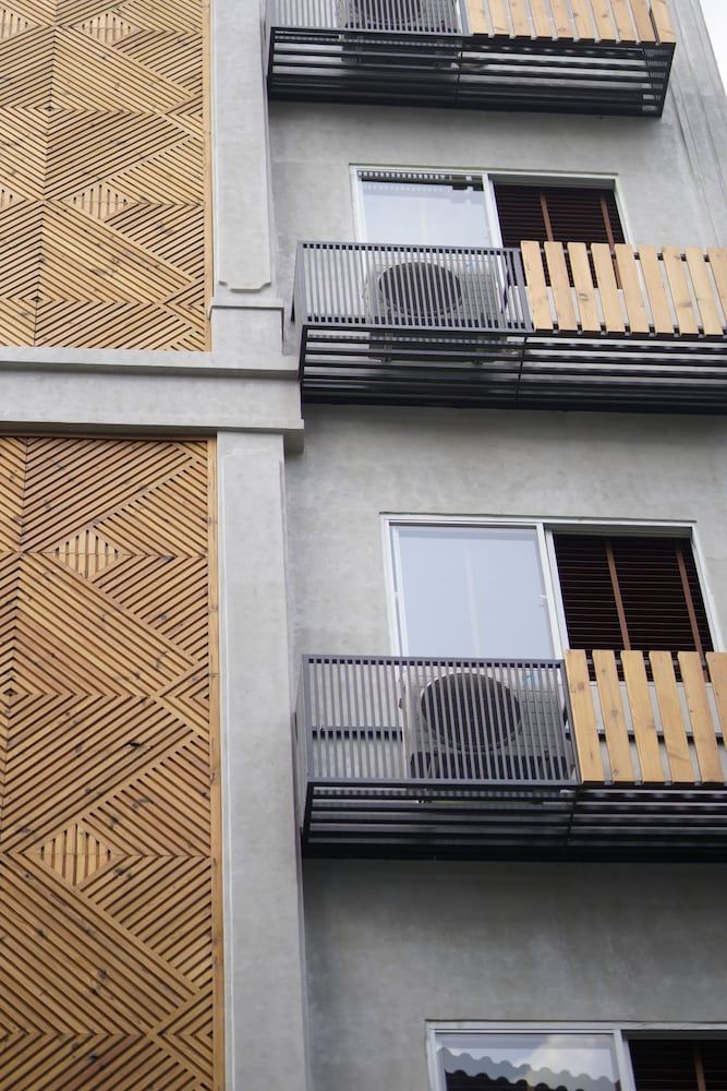 undefined Hotel Airhomes 5