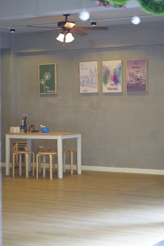 undefined Hotel Airhomes 9