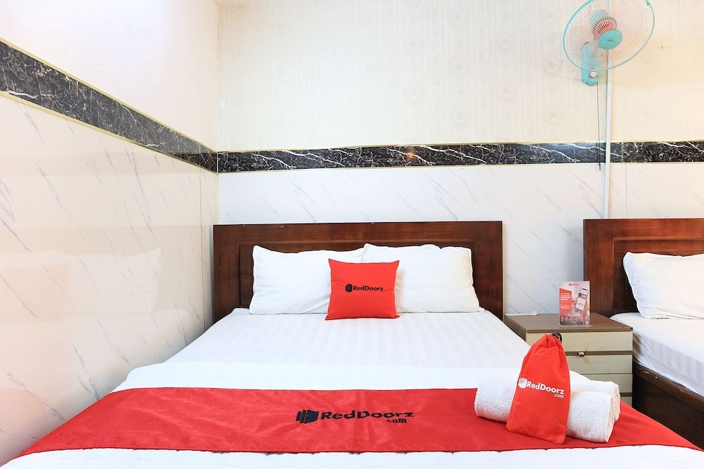 undefined RedDoorz at Cong Hoa Street 2