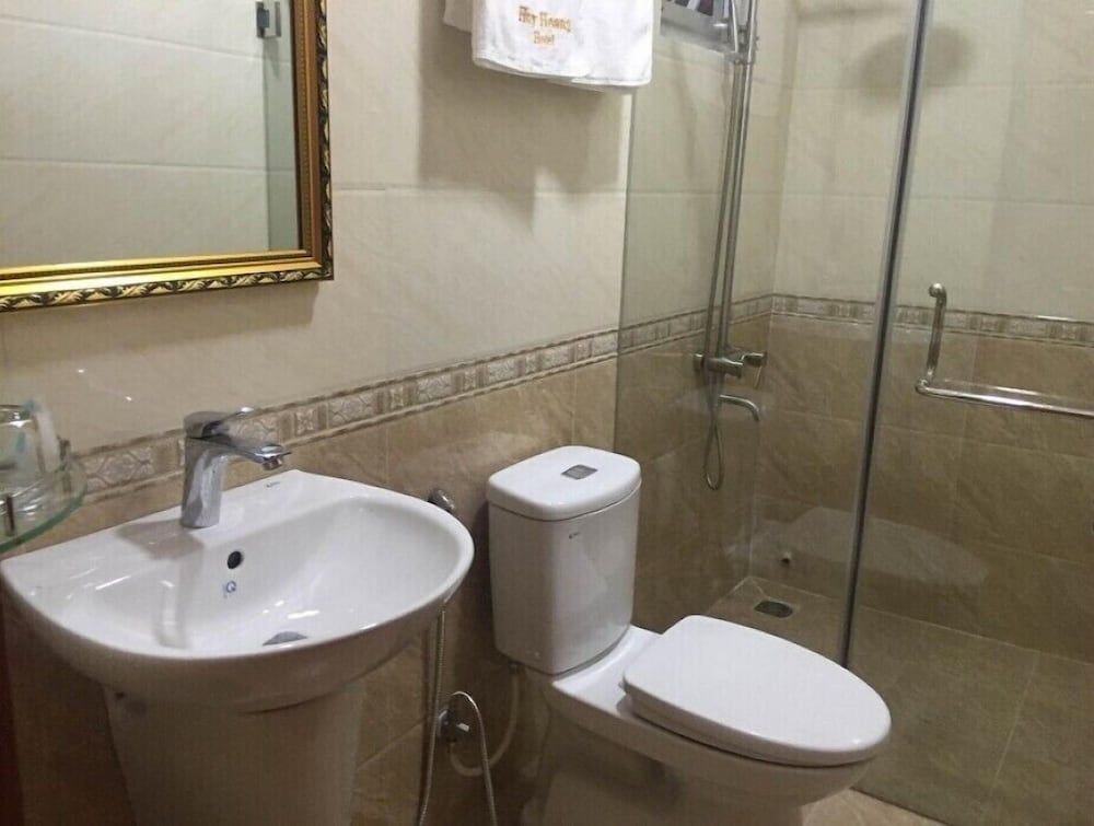 Huy Hoang 1 Hotel Deluxe Quadruple Room 5