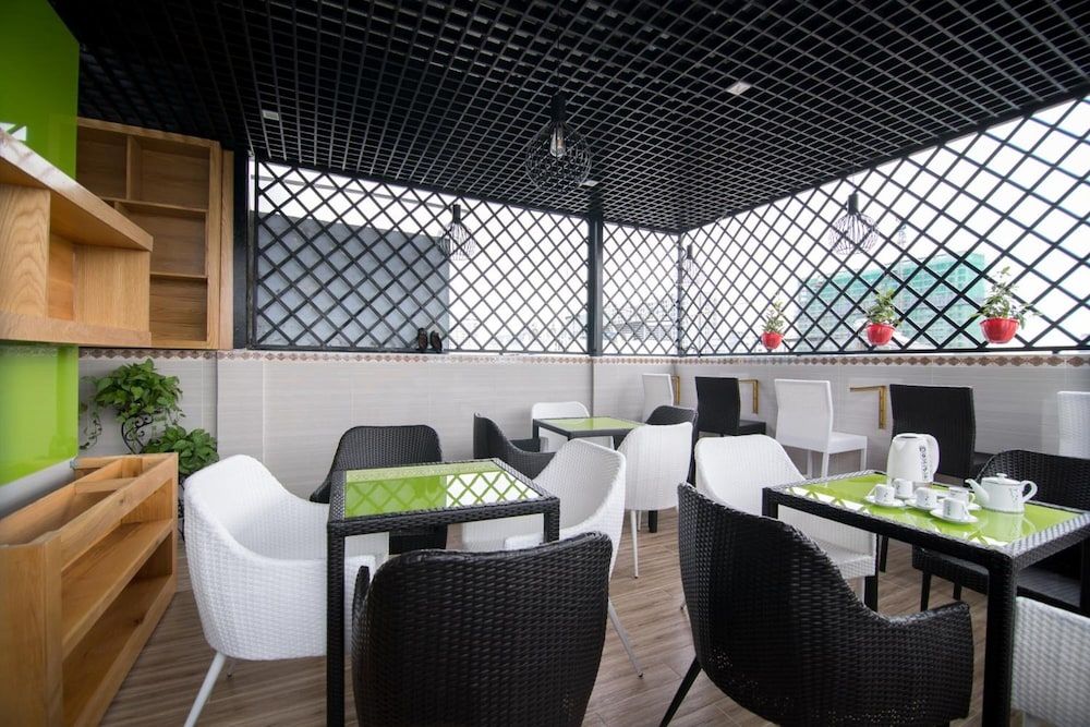 undefined Silk Hotel 4