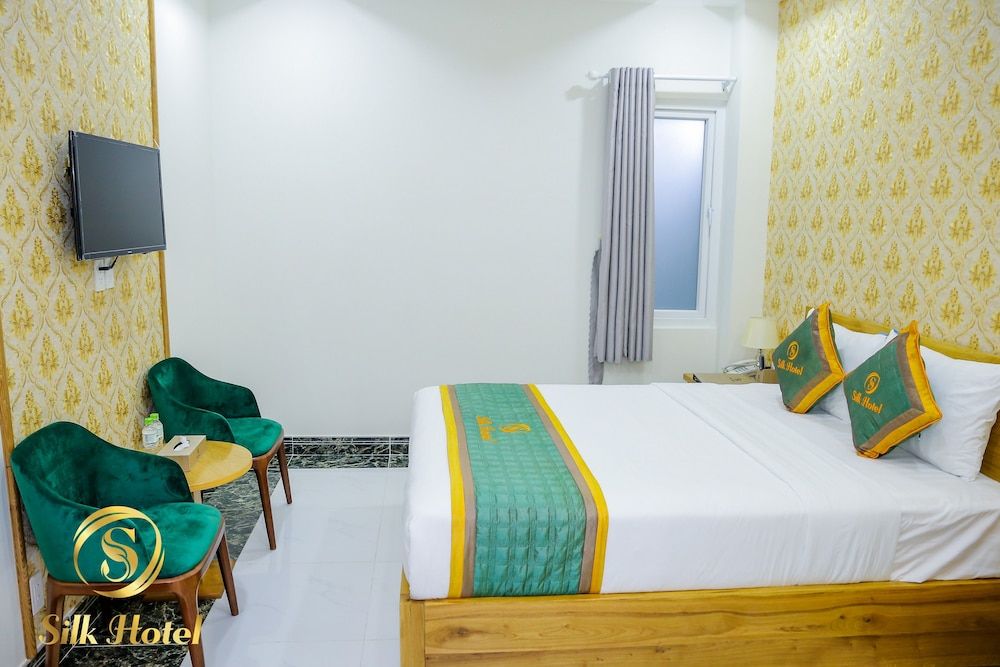 undefined Silk Hotel 7