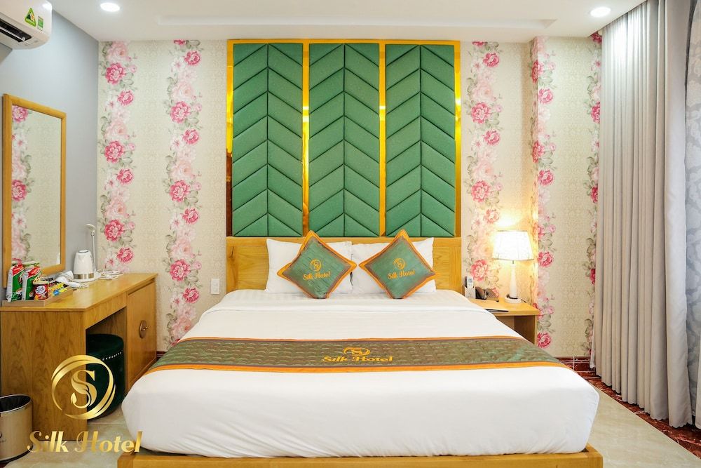 undefined Silk Hotel 3