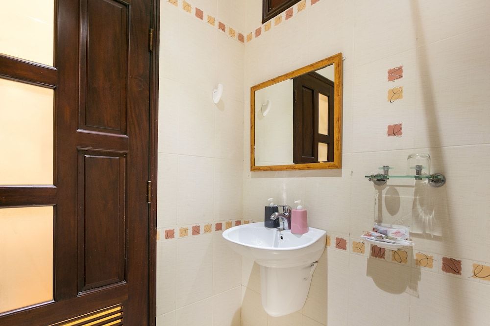 Amanda Phan 2 - Sai Gon Economy Studio, 1 Queen Bed, Smoking, Refrigerator & Microwave 15