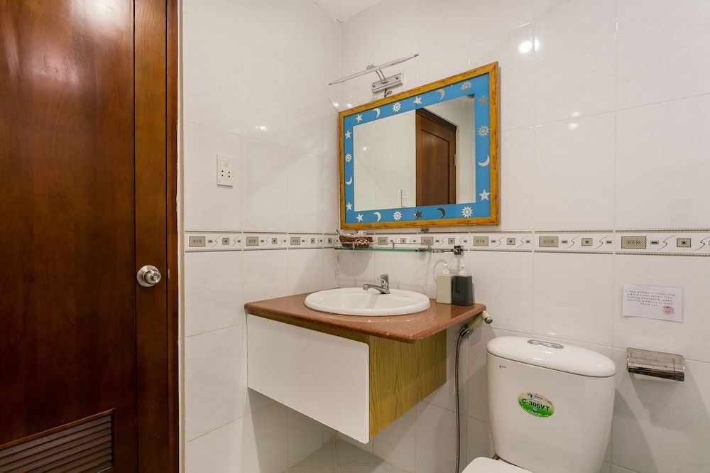 Amanda Phan 2 - Sai Gon Deluxe Studio, 1 Queen Bed, Refrigerator & Microwave 26