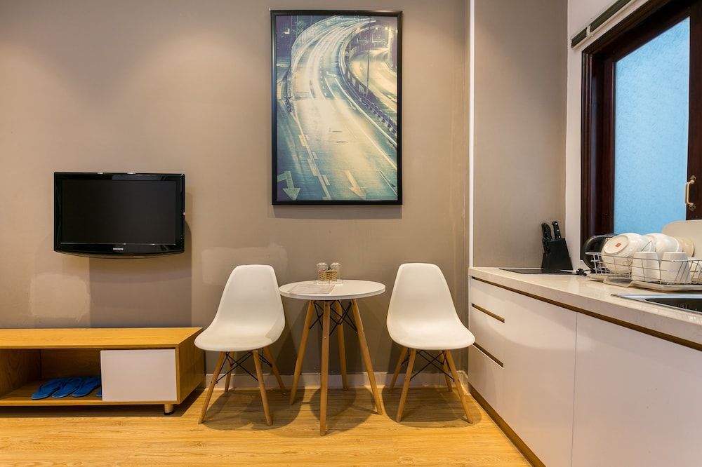 Amanda Phan 2 - Sai Gon Economy Studio, 1 Queen Bed, Smoking, Refrigerator & Microwave 5