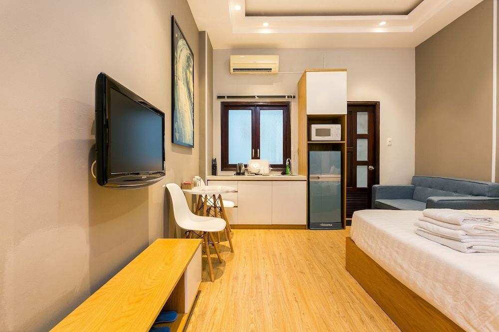 Amanda Phan 2 - Sai Gon Economy Studio, 1 Queen Bed, Smoking, Refrigerator & Microwave 11