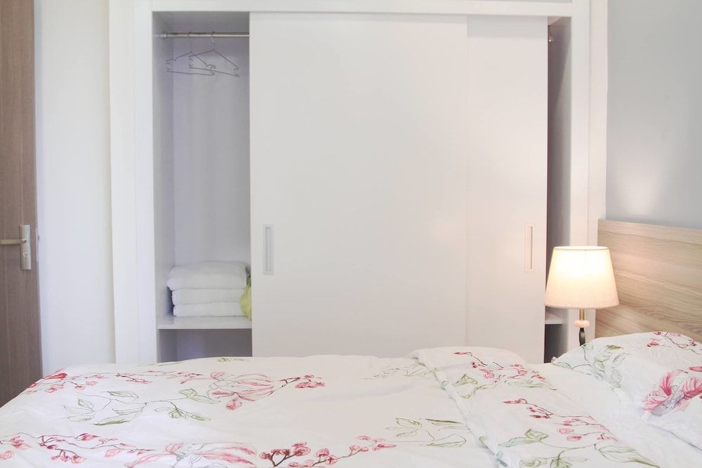 undefined Saffron Casa 7