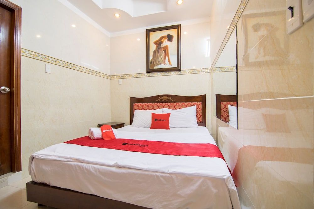 undefined RedDoorz Plus near Tan Son Nhat Airport 10