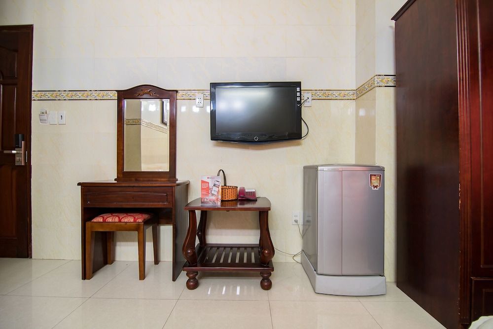 undefined RedDoorz Plus near Tan Son Nhat Airport 7