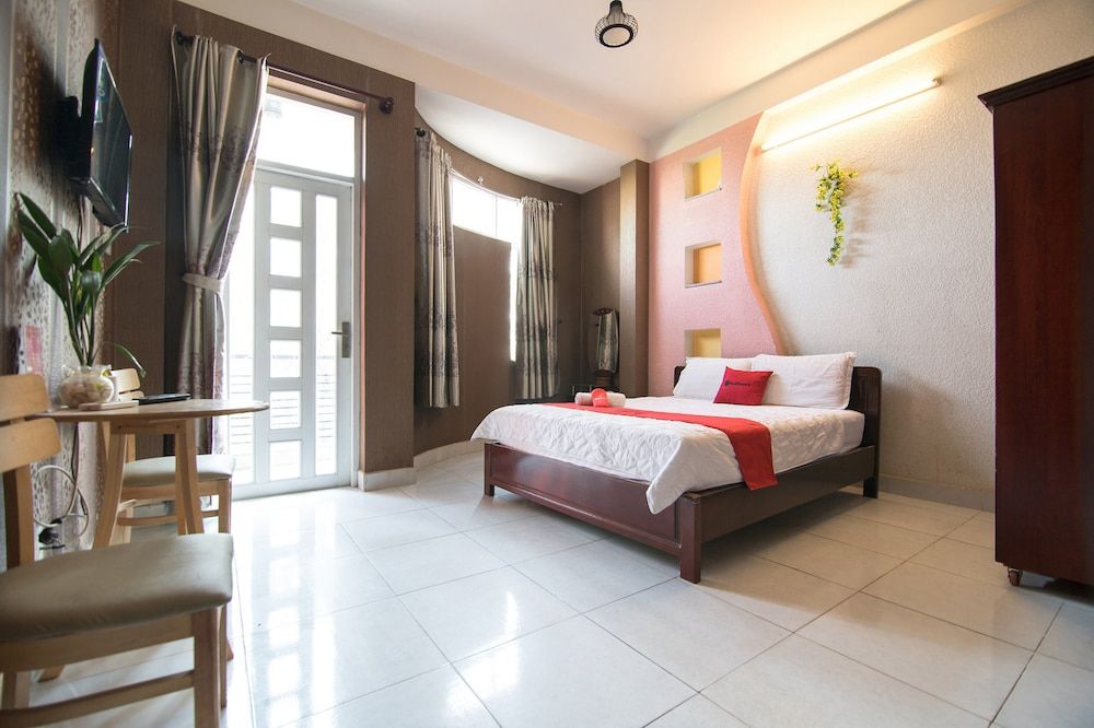 undefined RedDoorz Plus near AEON Mall Tan Phu 2 9