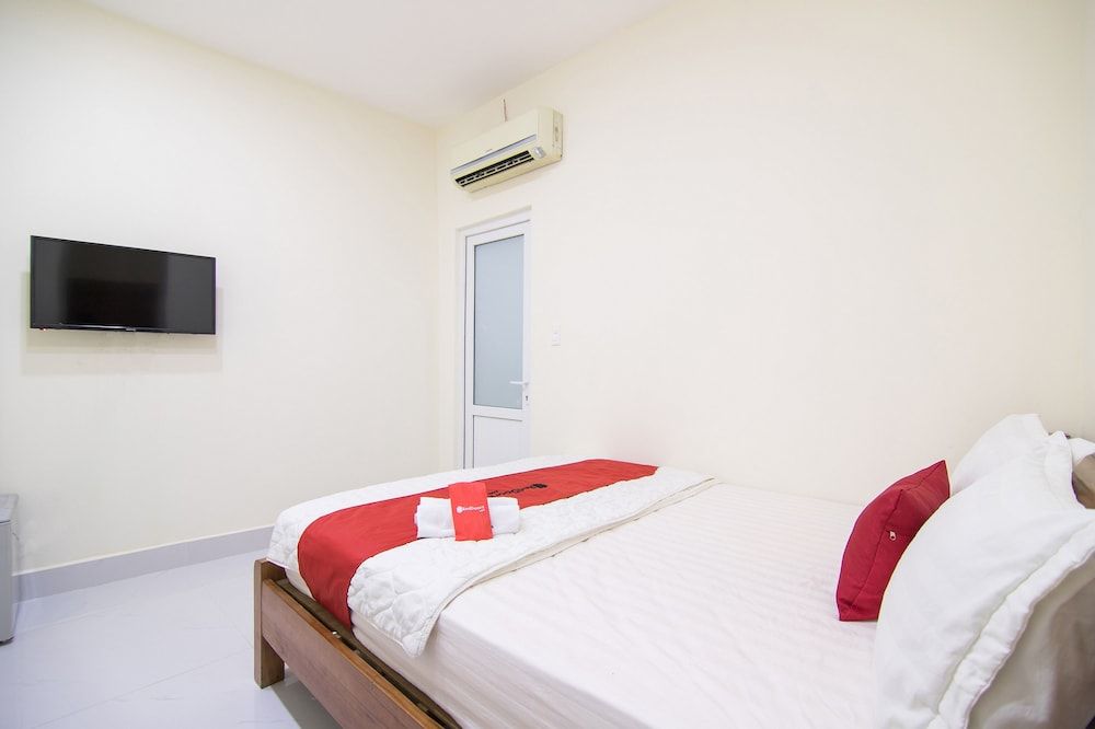 undefined RedDoorz @ Le Van Sy Street 5